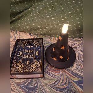 Halloween Décor Light-Up Witch HAT & Book Of Spells Book Candle Brand New